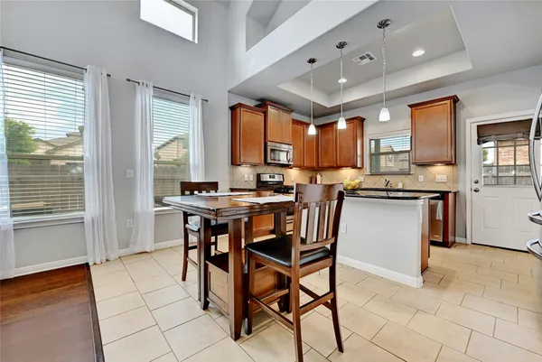 $2,600 | 912 Sleepy Dell Lane, Austin, TX 78748