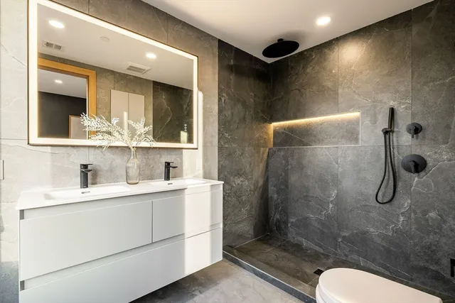 $689,000 | 388 Washington Street, Unit 304, Quincy, MA 02169