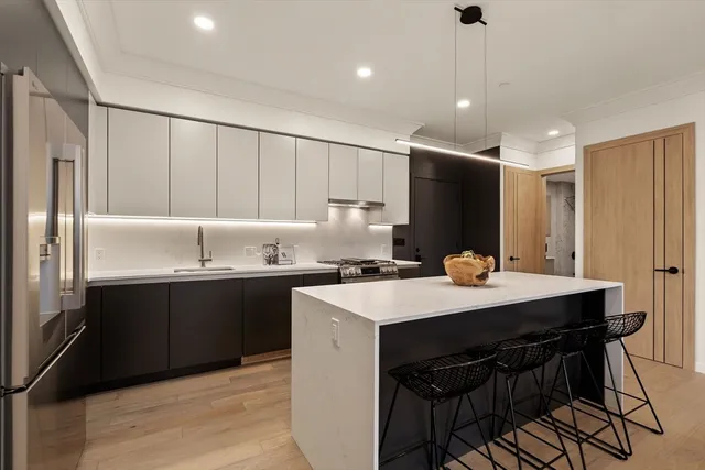 $689,000 | 388 Washington Street, Unit 304, Quincy, MA 02169