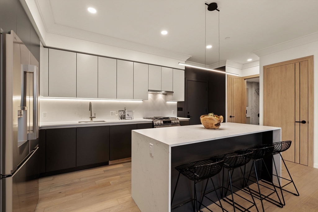 388 Washington Street, Unit 304 Quincy, MA 02169 - Photo 7 of 26