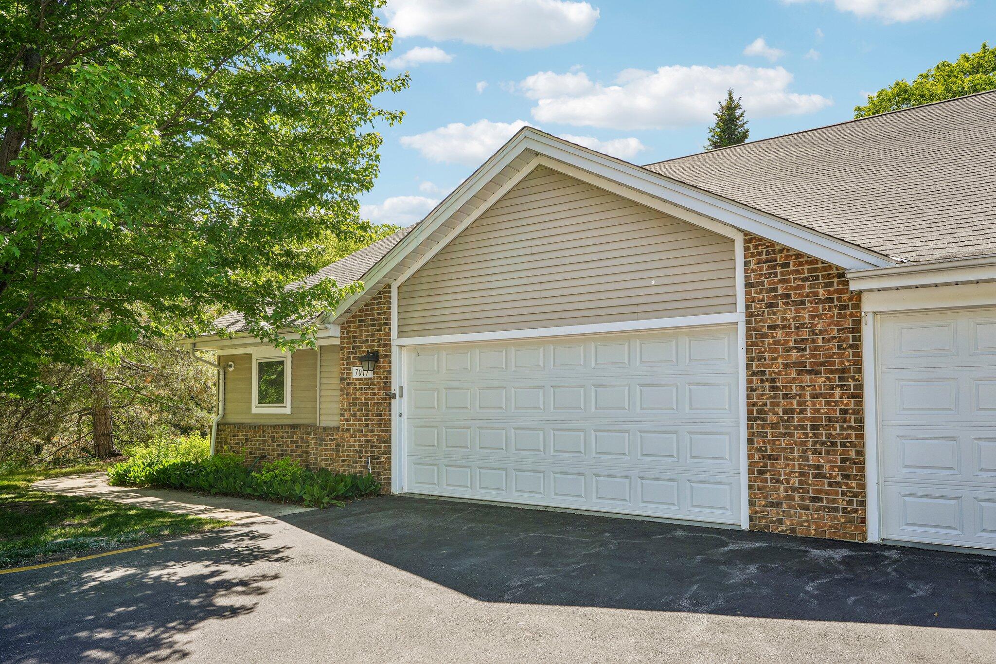 7017 West Hummingbird Court Milwaukee, WI 53223 - Photo 33 of 38 Garage