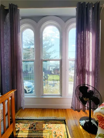 $4,975 | 92 Pelham Street, Unit 1, Newport, RI 02840