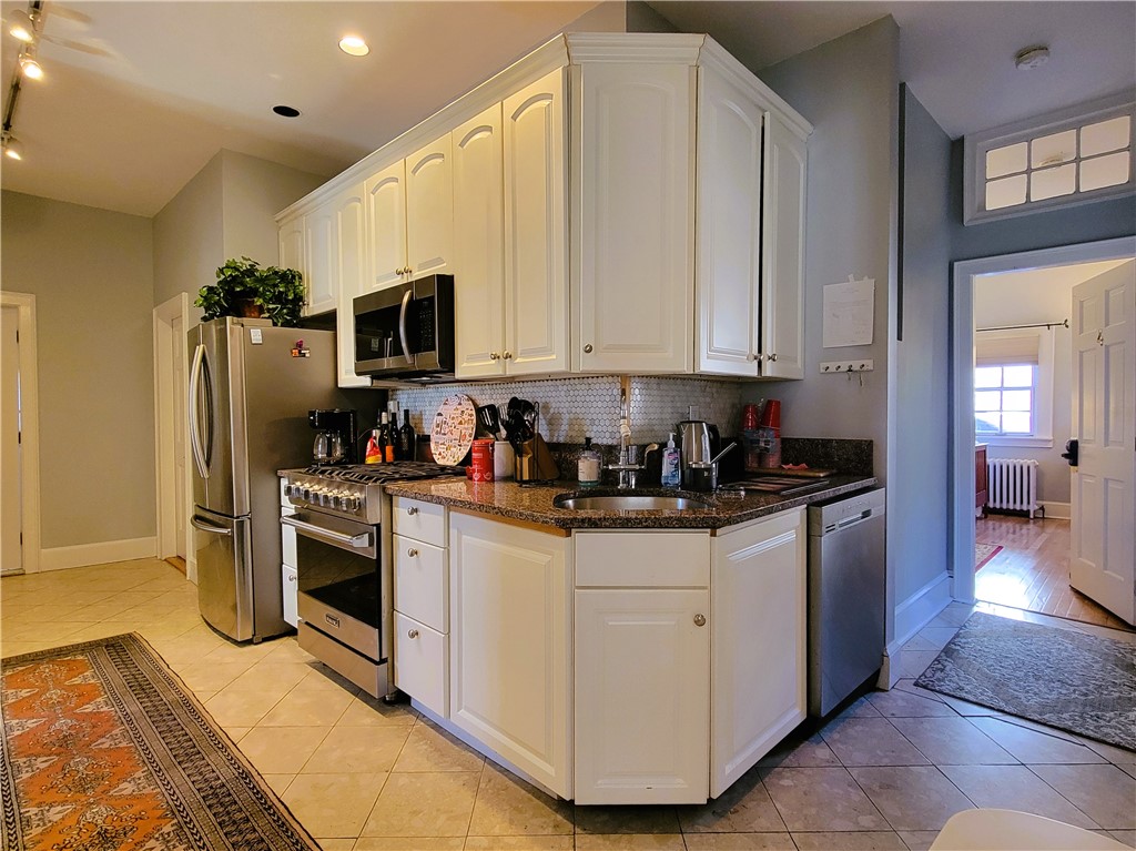 92 Pelham Street, Unit 1 Newport, RI 02840 - Photo 10 of 36