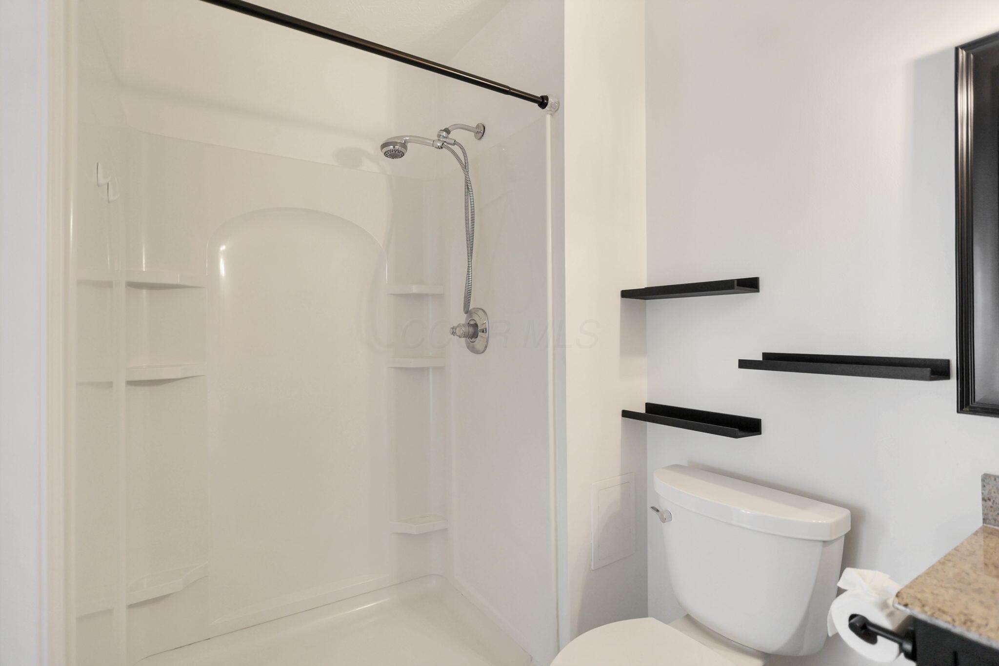 1160 Pembroke Road Newark, OH 43055 - Photo 42 of 58 UL Full Bathroom Two