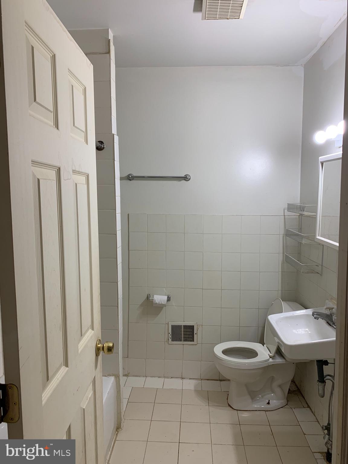 2246 South 9th Street Philadelphia, PA 19148 - Photo 6 of 26