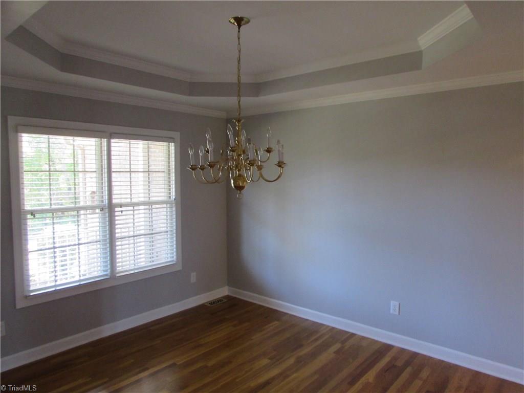 4181 Chestnut St Extension High Point, NC 27262 - Photo 11 of 25 Dining