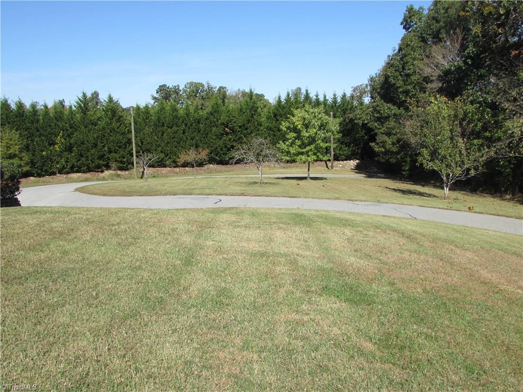 4181 Chestnut St Extension High Point, NC 27262 - Photo 6 of 25 Gallery Image 6