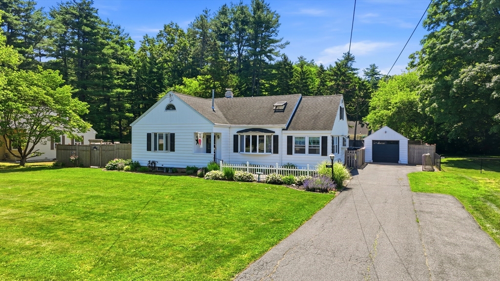 39 Bartels Street Springfield, MA 01128 - Photo 4 of 42