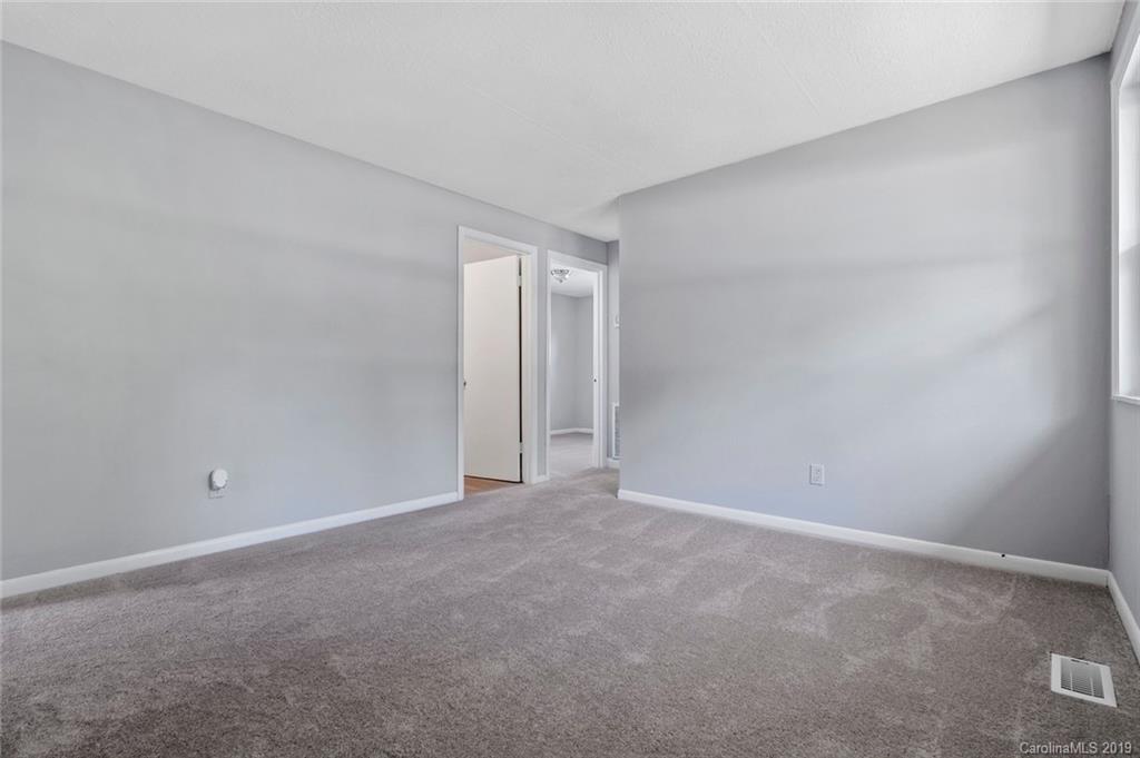 7801 Burch Shire Road Charlotte, NC 28269 - Photo 11 of 25 Gallery Image 11