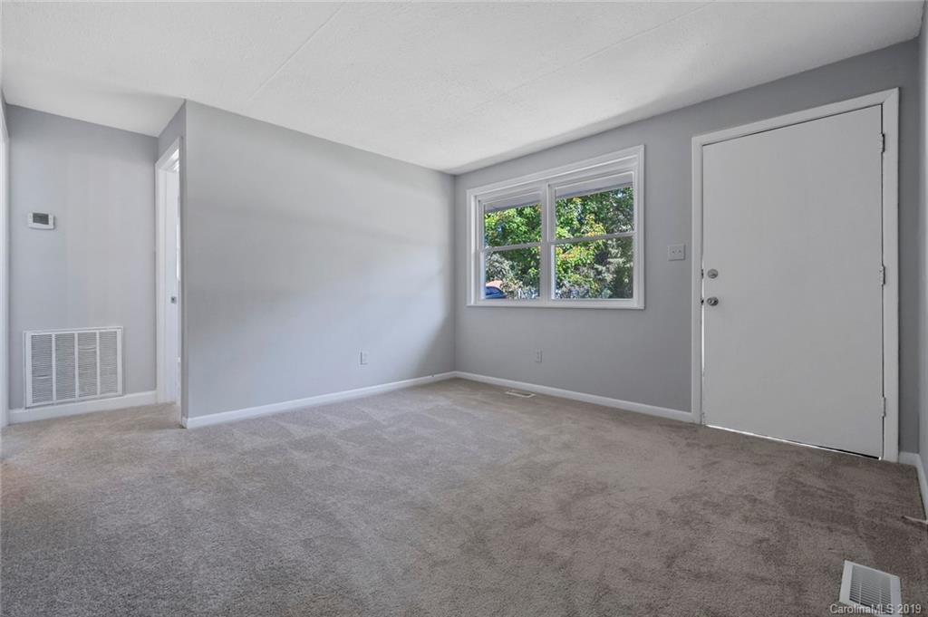 7801 Burch Shire Road Charlotte, NC 28269 - Photo 12 of 25 Gallery Image 12
