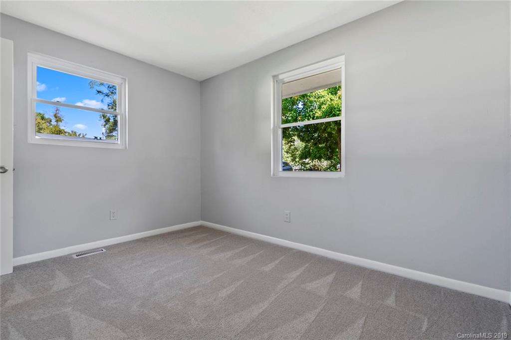7801 Burch Shire Road Charlotte, NC 28269 - Photo 13 of 25 Gallery Image 13