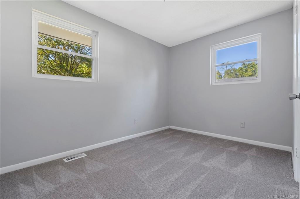 7801 Burch Shire Road Charlotte, NC 28269 - Photo 14 of 25 Gallery Image 14