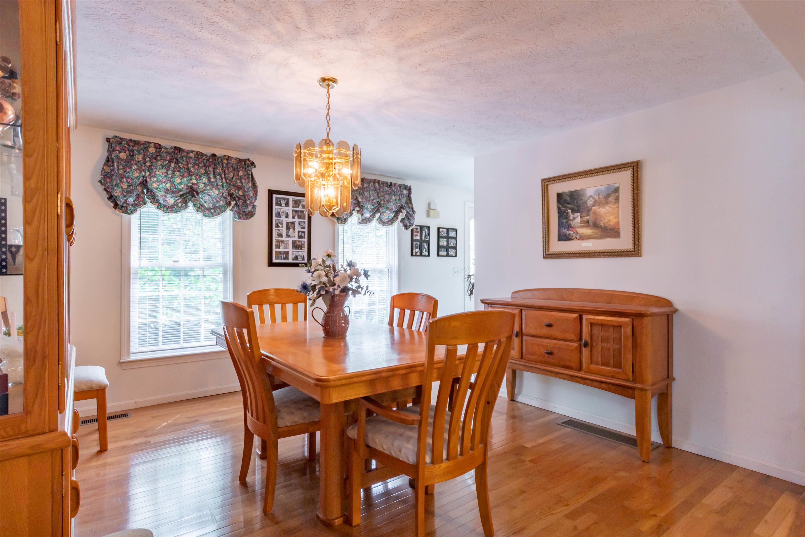 146 Wason Road Hudson, NH 03051 - Photo 8 of 33