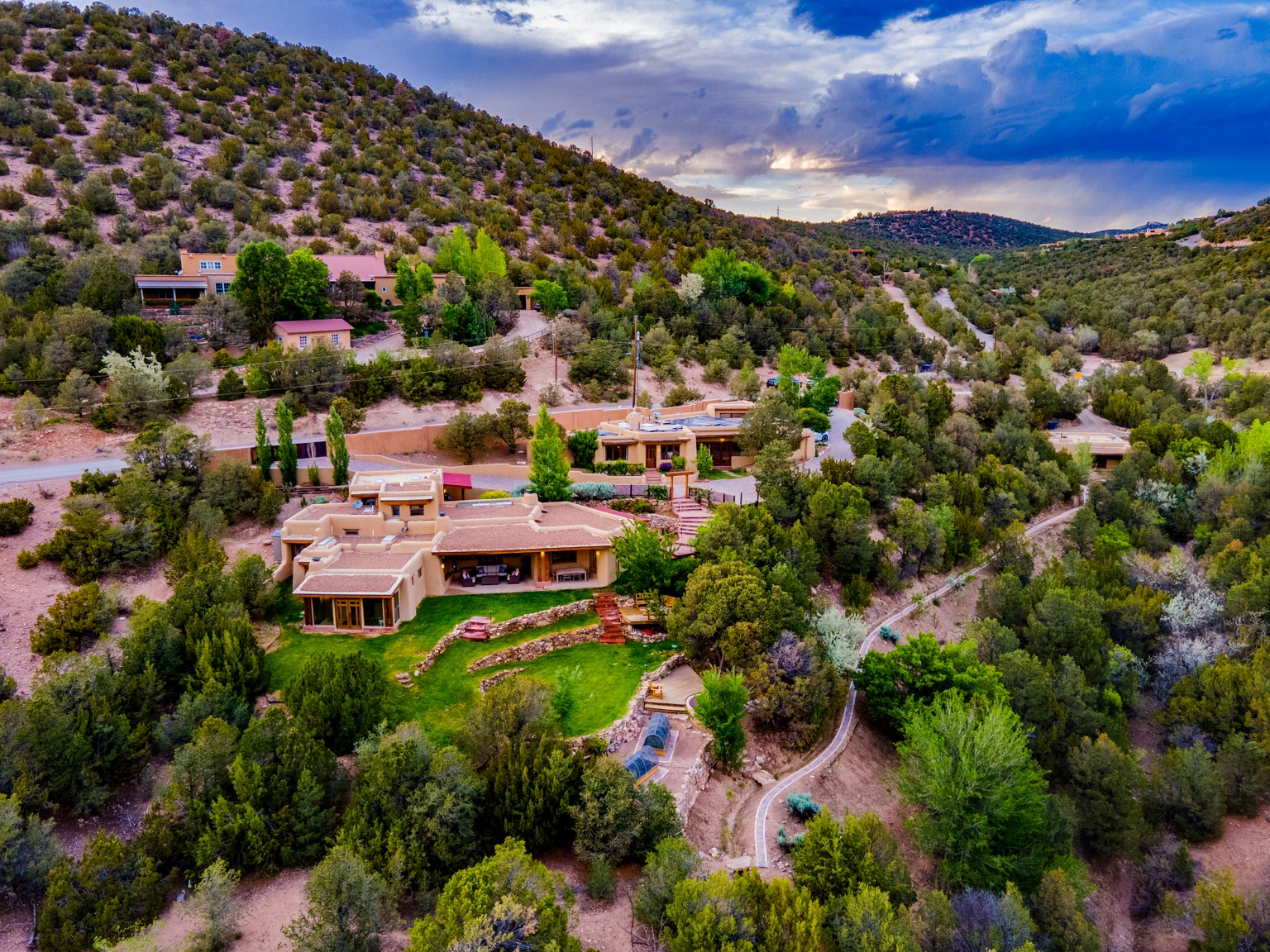 1564 Cerro Gordo Road Santa Fe, NM 87501 - Photo 2 of 53
