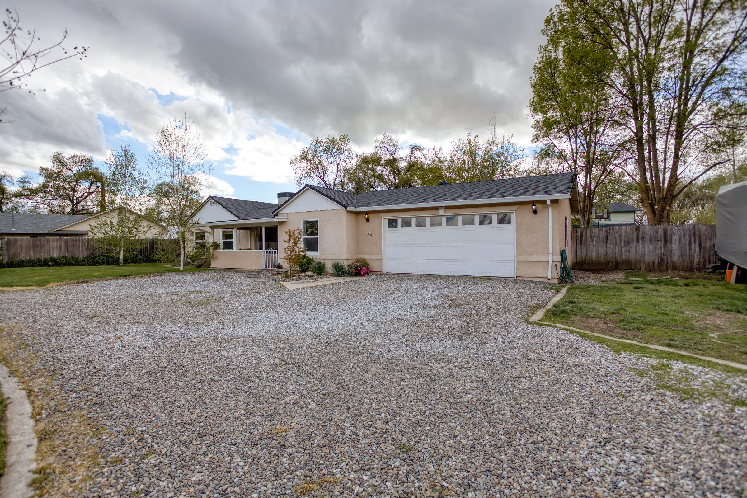 5196 East Bonnyview Road Redding, CA 96001 - Photo 2 of 37 HV7A8476