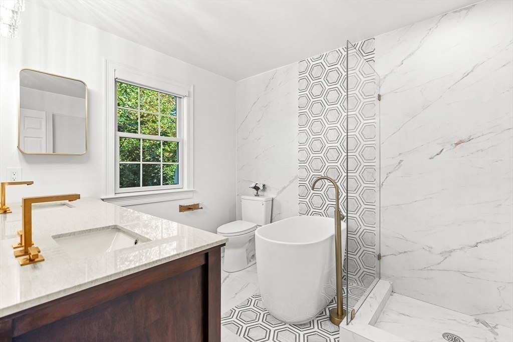 7 Sherman Place, Unit 7 Winchester, MA 01890 - Photo 18 of 40