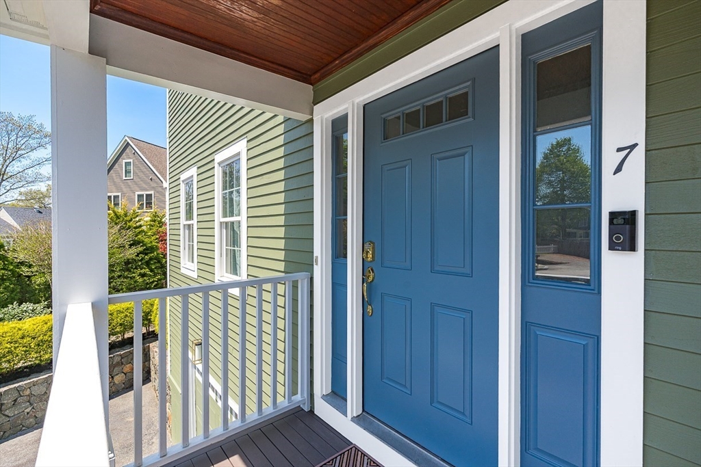 7 Sherman Place, Unit 7 Winchester, MA 01890 - Photo 5 of 40