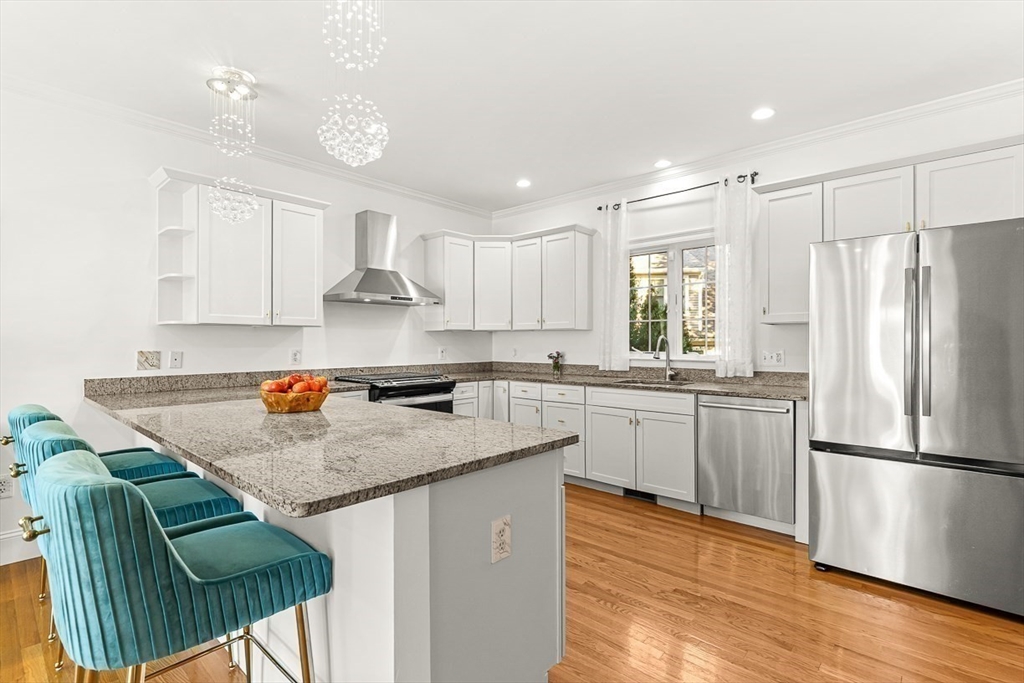 7 Sherman Place, Unit 7 Winchester, MA 01890 - Photo 9 of 40