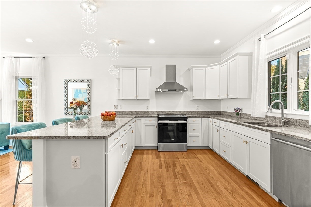 7 Sherman Place, Unit 7 Winchester, MA 01890 - Photo 10 of 40