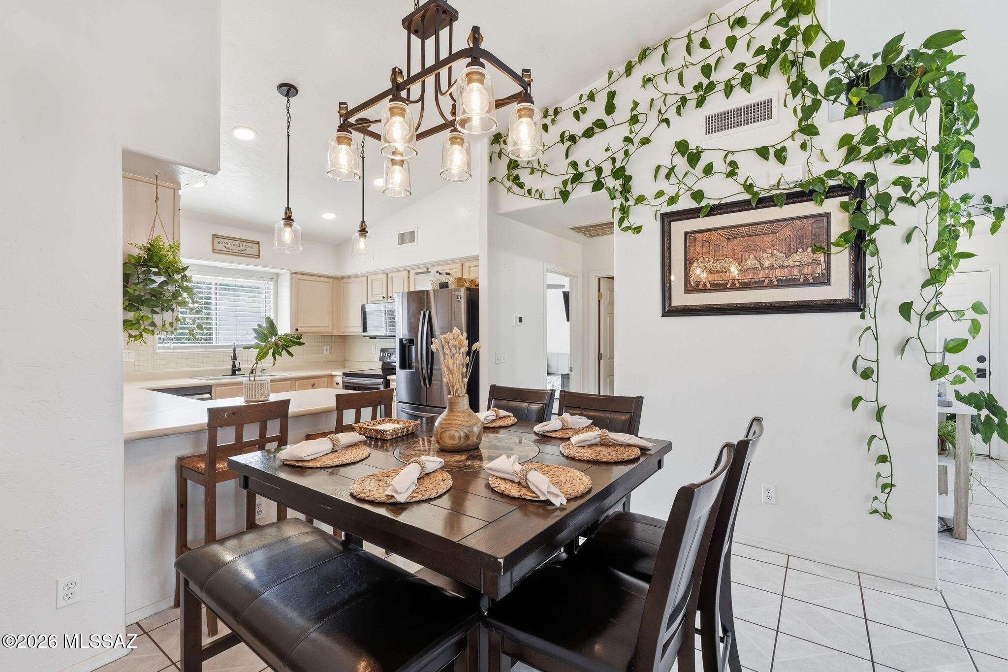 91 Círculo Cortez Rio Rico, AZ 85648 - Photo 11 of 50 Dining Room