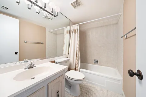 $560,000 | 4200 North Ocean Drive, Unit 11404, Singer Island, FL 33404