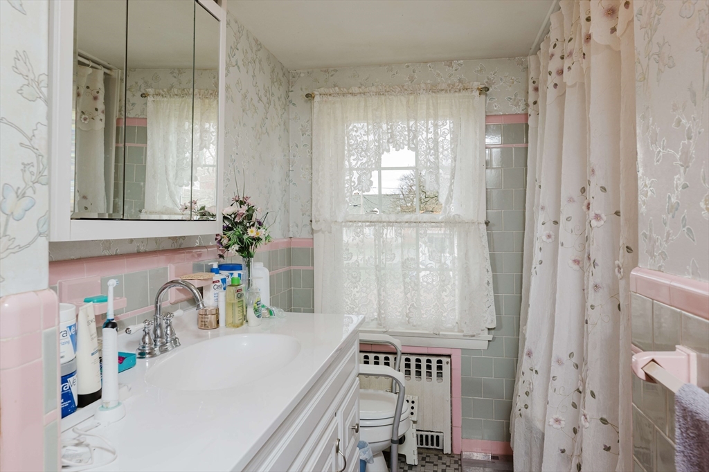 964 Pearce Street Fall River, MA 02720 - Photo 13 of 22