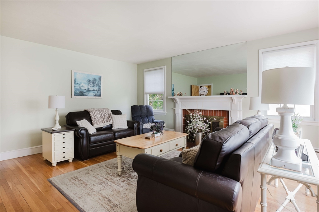 964 Pearce Street Fall River, MA 02720 - Photo 4 of 22