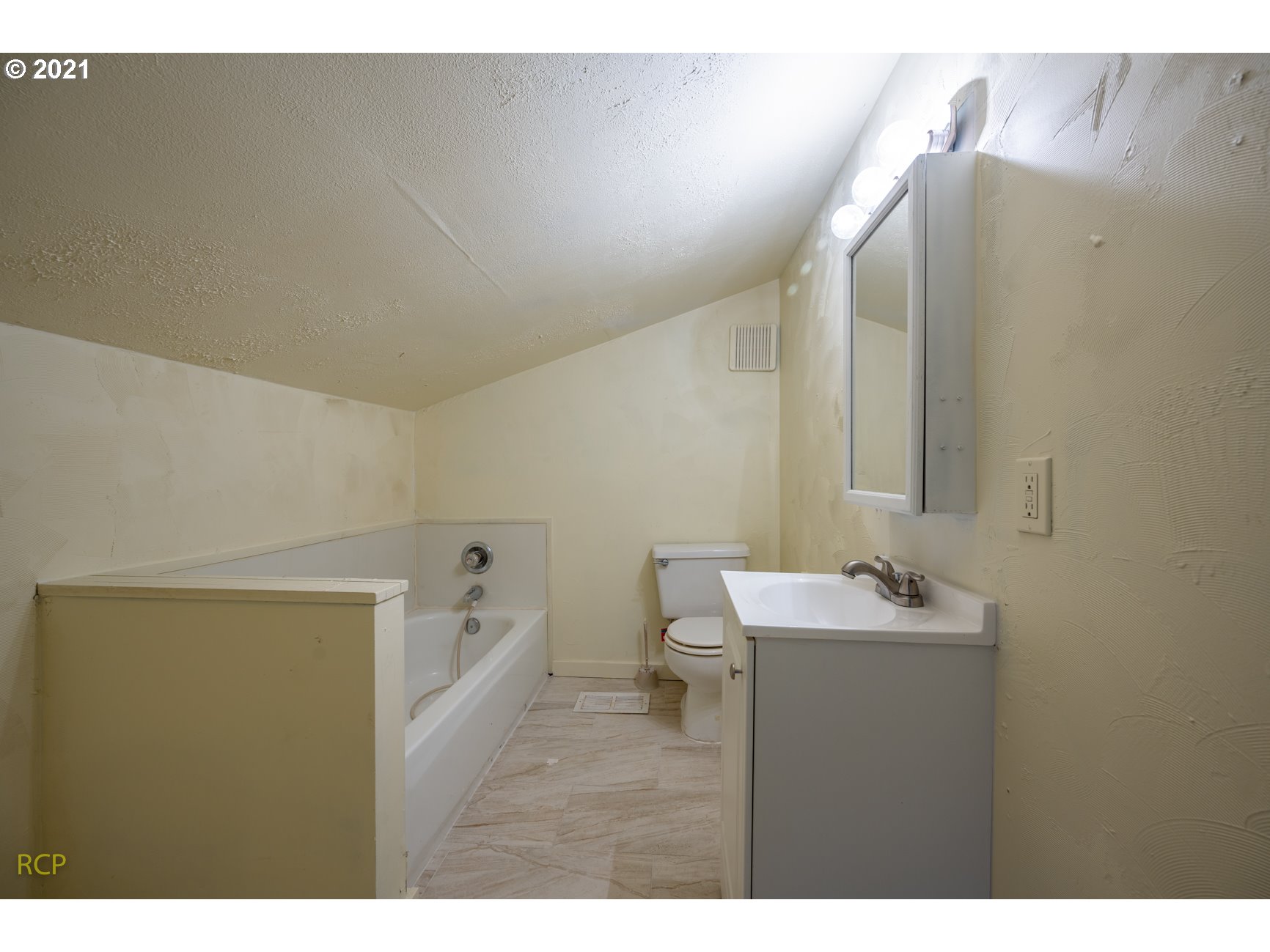 921 Toliver Road Molalla, OR 97038 - Photo 14 of 22 Gallery Image 14