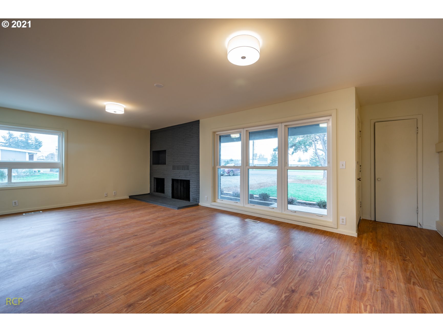921 Toliver Road Molalla, OR 97038 - Photo 3 of 22 Gallery Image 3