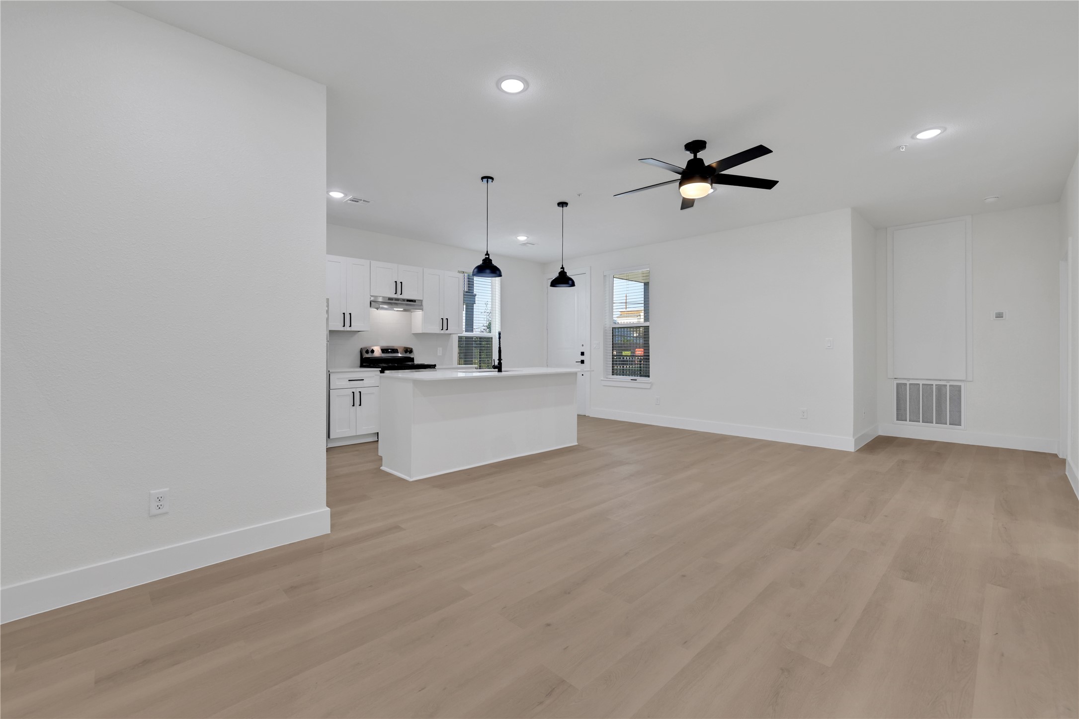 2613 Delafield Street, Unit 2 Houston, TX 77023 - Photo 10 of 27
