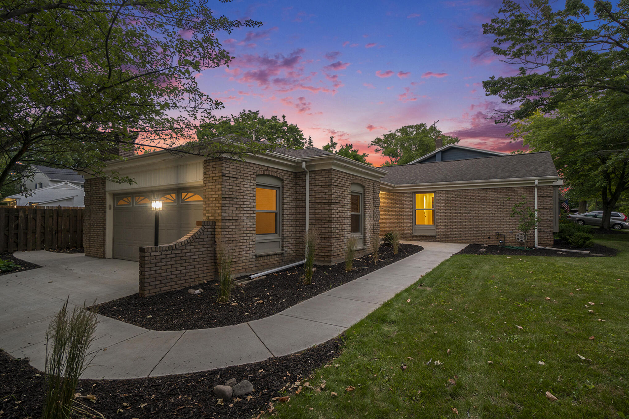 2627 Berwyck Road Southeast East Grand Rapids, MI 49506 - Photo 4 of 44 008_dsc07796