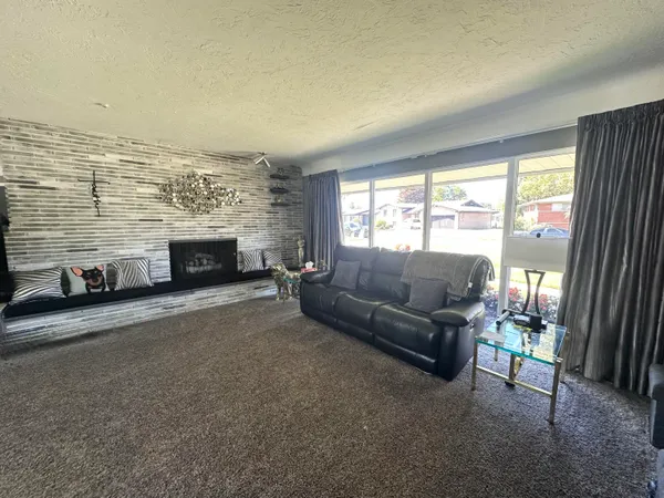 $525,000 | 38176 Villa Mar Street, Harrison Township, MI 48045