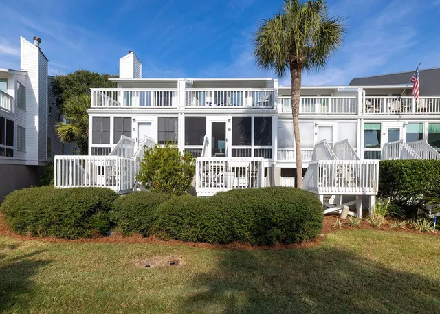 $2,250,000 | 17 Beach Club Villas, Isle of Palms, SC 29451