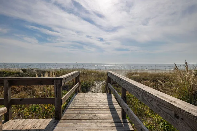$2,250,000 | 17 Beach Club Villas, Isle of Palms, SC 29451