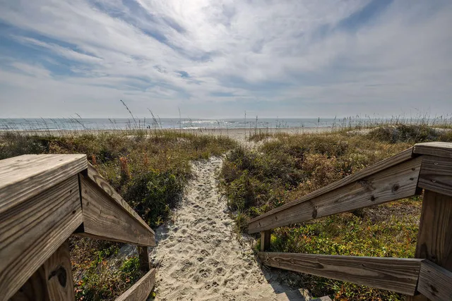 $2,250,000 | 17 Beach Club Villas, Isle of Palms, SC 29451