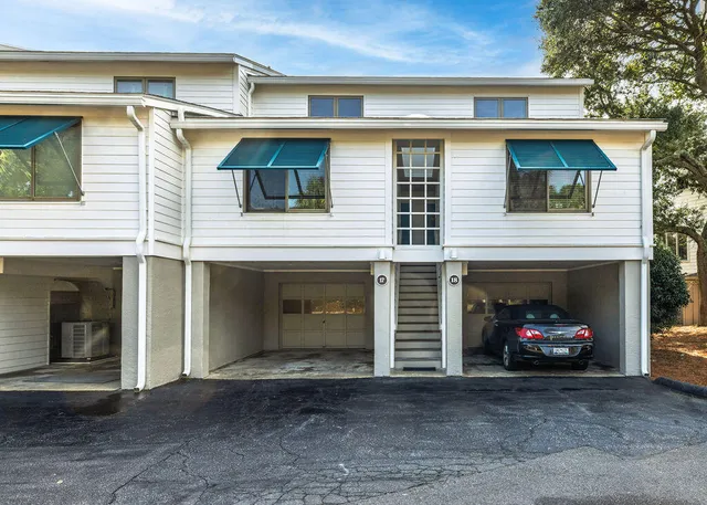 $2,250,000 | 17 Beach Club Villas, Isle of Palms, SC 29451