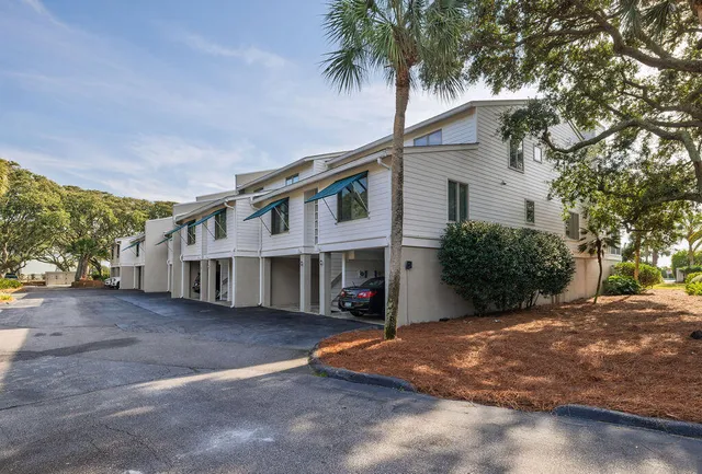 $2,250,000 | 17 Beach Club Villas, Isle of Palms, SC 29451