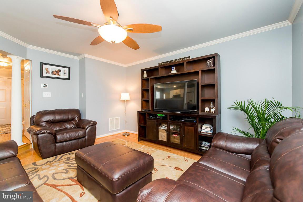 9618 Brie Road Randallstown, MD 21133 - Photo 3 of 30 Living Room