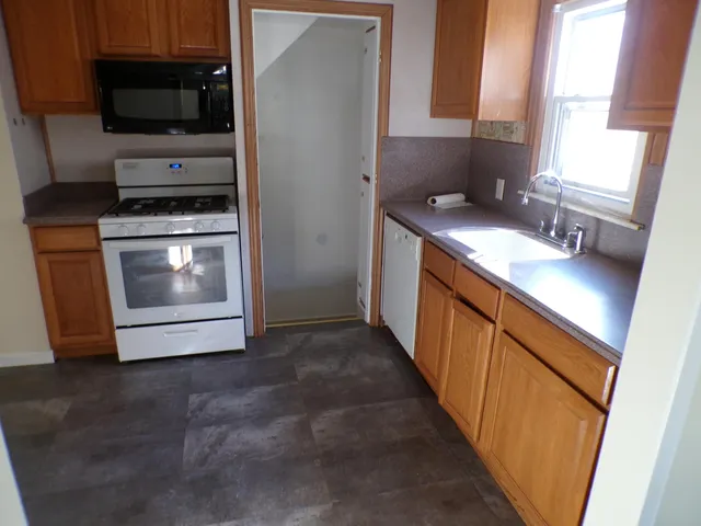 $164,900 | 14567 Longtin Street, Southgate, MI 48195