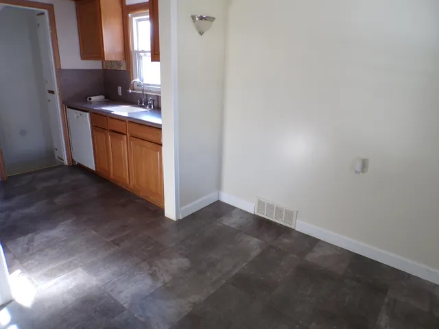 $164,900 | 14567 Longtin Street, Southgate, MI 48195