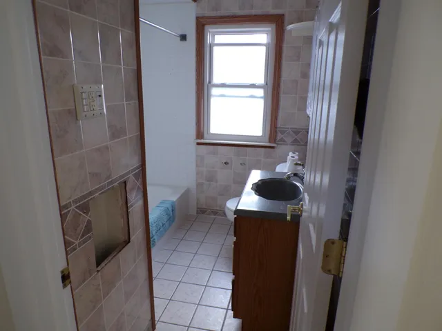 $164,900 | 14567 Longtin Street, Southgate, MI 48195