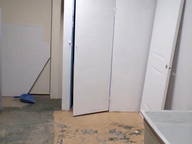 $164,900 | 14567 Longtin Street, Southgate, MI 48195