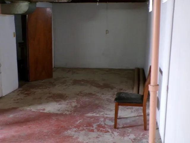 $164,900 | 14567 Longtin Street, Southgate, MI 48195