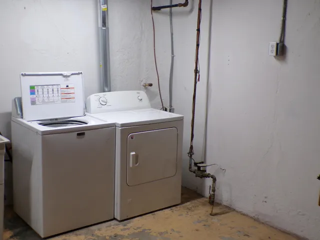 $164,900 | 14567 Longtin Street, Southgate, MI 48195