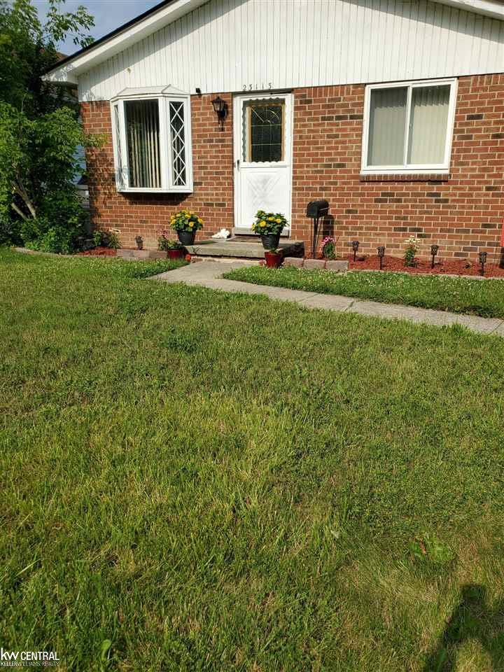23113 Rausch Avenue Eastpointe, MI 48021 - Photo 1 of 22 50045956.JPG