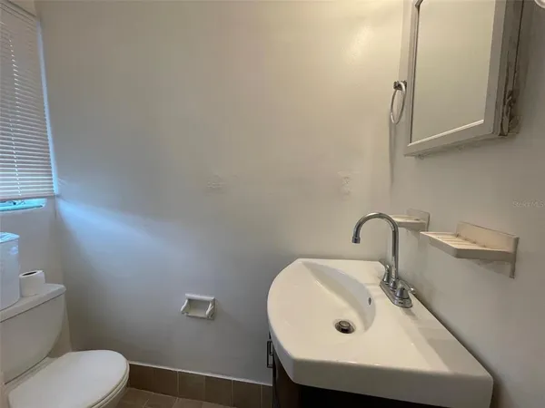 $900 | 3226 South Atlantic Avenue, Unit 5, Daytona Beach, FL 32118