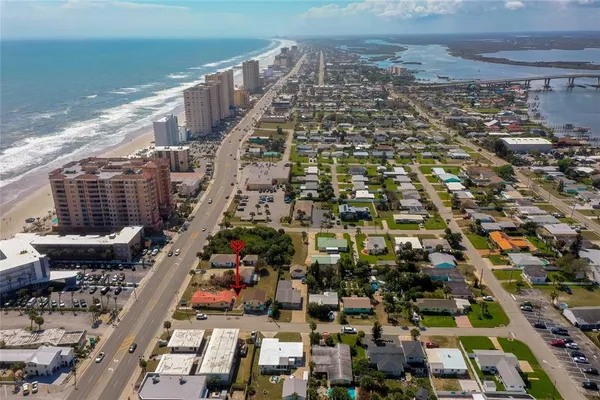 $900 | 3226 South Atlantic Avenue, Unit 5, Daytona Beach, FL 32118