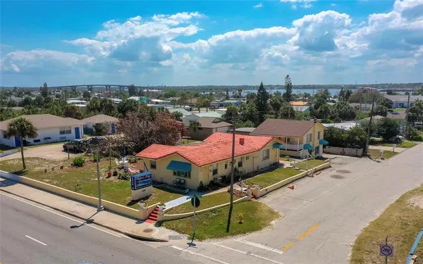 $900 | 3226 South Atlantic Avenue, Unit 5, Daytona Beach, FL 32118