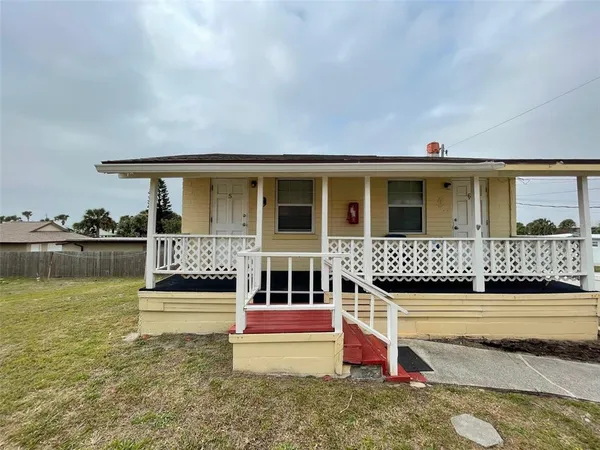 $900 | 3226 South Atlantic Avenue, Unit 5, Daytona Beach, FL 32118