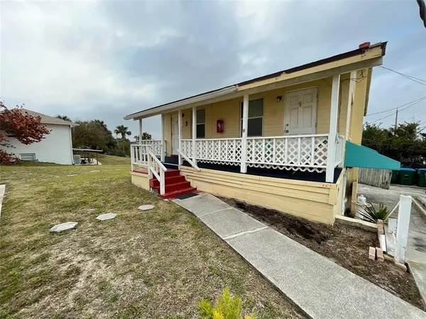 $900 | 3226 South Atlantic Avenue, Unit 5, Daytona Beach, FL 32118